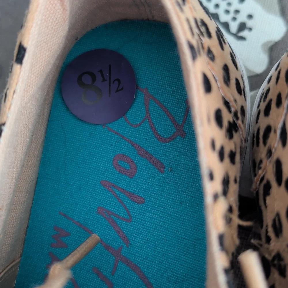 Nwt Blowfish Sneakers - Picture 2 of 3